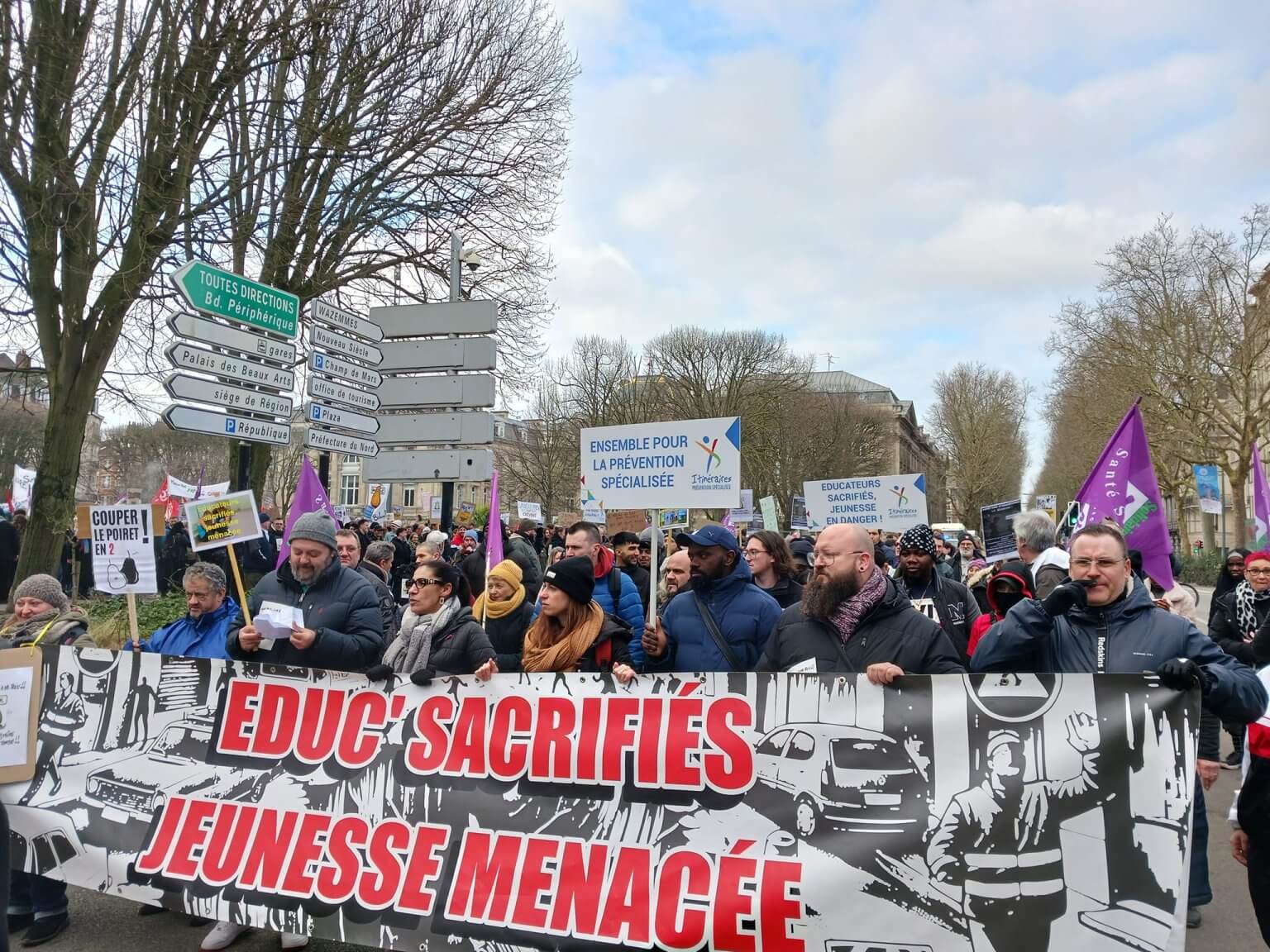 Manifestation des travailleurs sociaux à Lille pour défendre la Prévention spécialisée