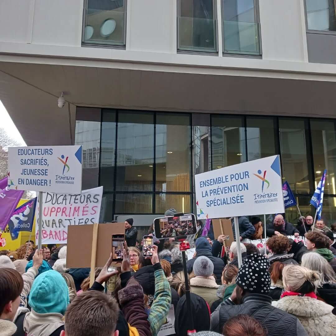 Manifestation des travailleurs sociaux à Lille pour défendre la Prévention spécialisée