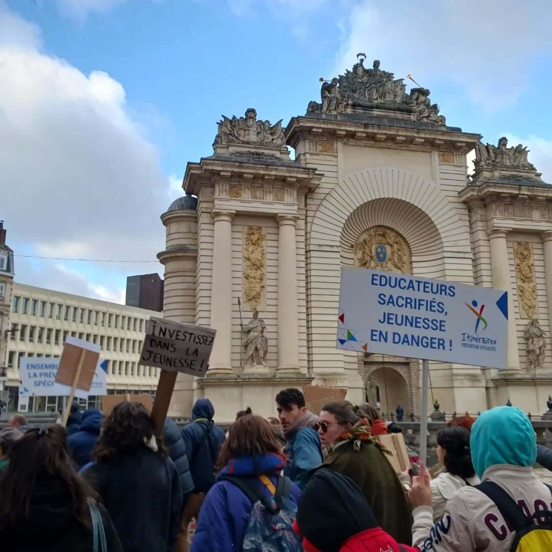 Manifestation des travailleurs sociaux à Lille pour défendre la Prévention spécialisée